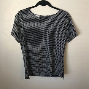 Black/White Patterned Van Heusen Blouse (Medium)